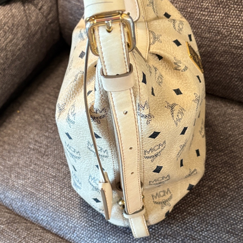MCM Visetos Cream Shoulder,Hobo  Bag -Authenticated - Picture 5 of 13
